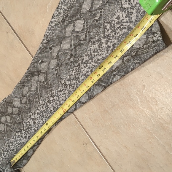 Ecote Faux Snake Skin Pants Size Small - Picture 4 of 6